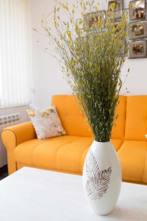 Square View Apartment Kazanlak Phòng bức ảnh