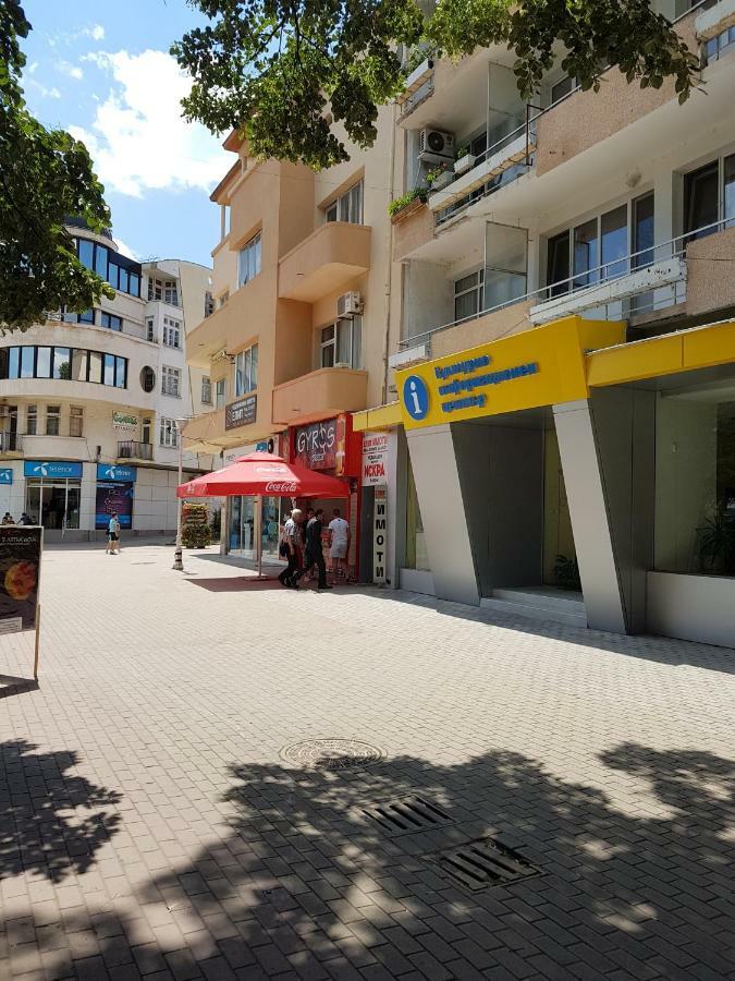 Square View Apartment Kazanlak Ngoại thất bức ảnh